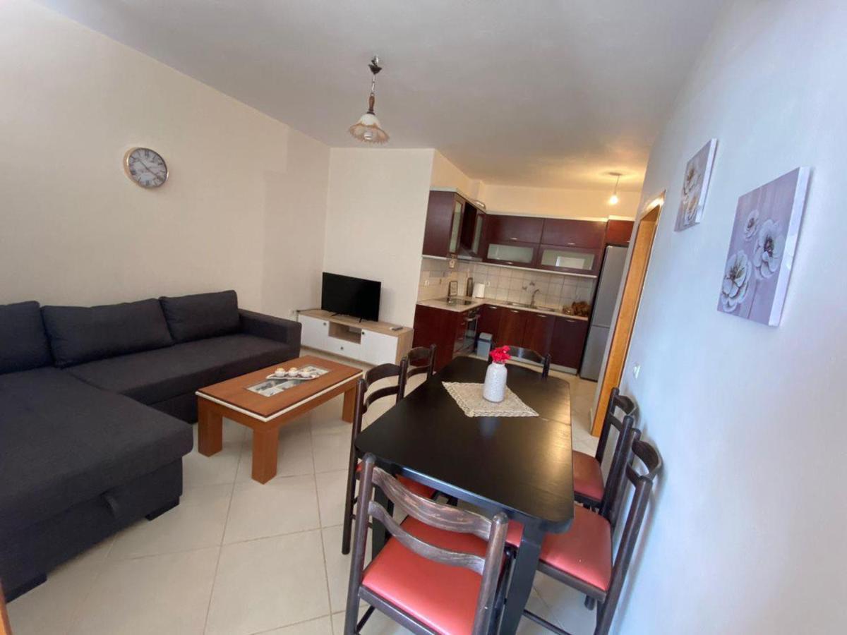 Titi'S Apartment Saranda Buitenkant foto
